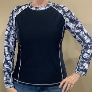 NWT Med Isnowood Rash Guard Women Swimsuit Long Sleeve Top UPF 50+ Nylon/Spandex